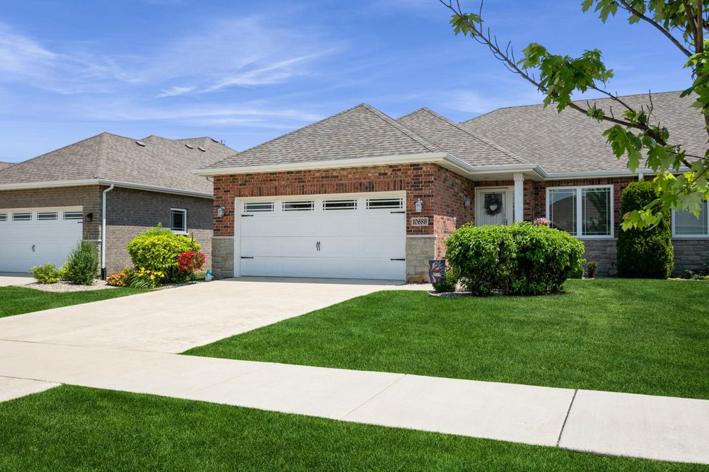 10689 Arbor Lane, St. John, IN 46373