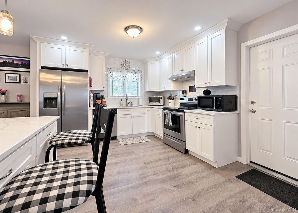 2679 Heather Avenue, Medford, NY 11763 — photo 4