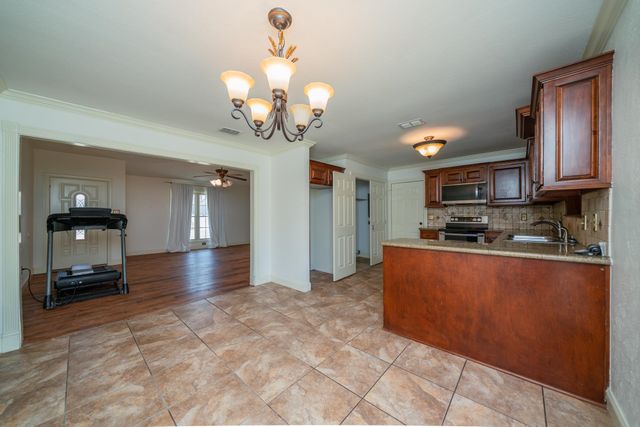 3715 Pratt D, Longview, TX 75604