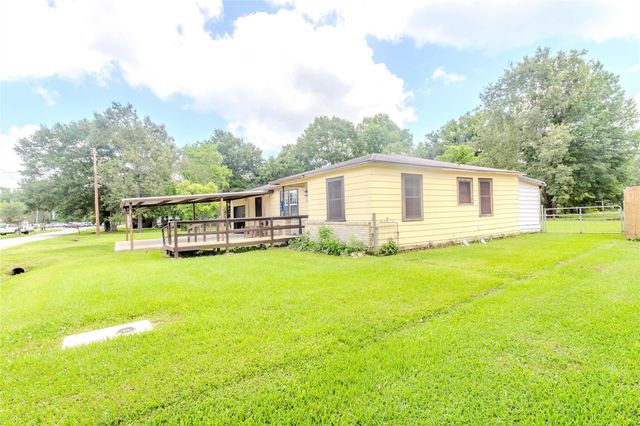 165 County Road 2359, Liberty, TX 77575