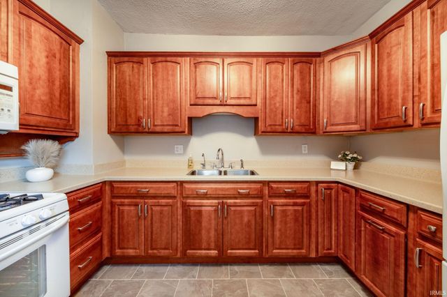 1137 S Main Street, New Castle, IN 47362