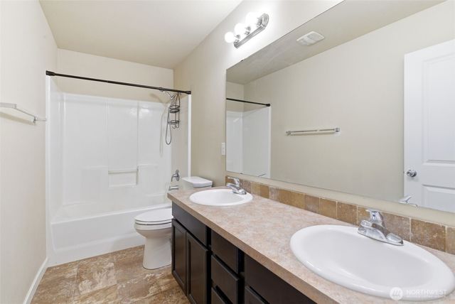 1569 NE Fontaine Way, Poulsbo, WA 98370