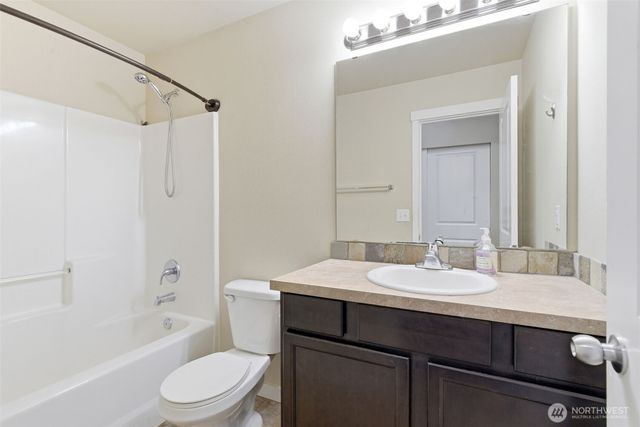 1569 NE Fontaine Way, Poulsbo, WA 98370