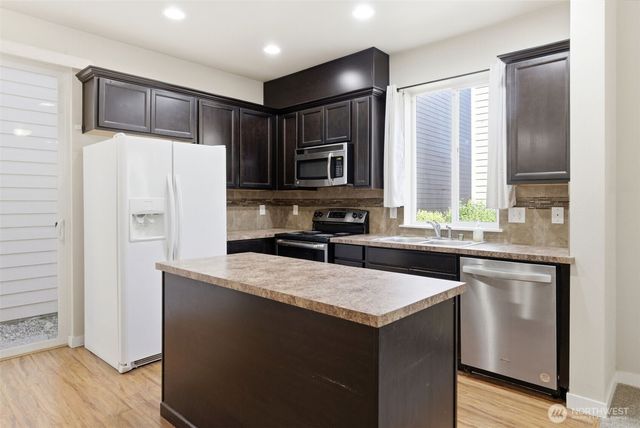 1569 NE Fontaine Way, Poulsbo, WA 98370