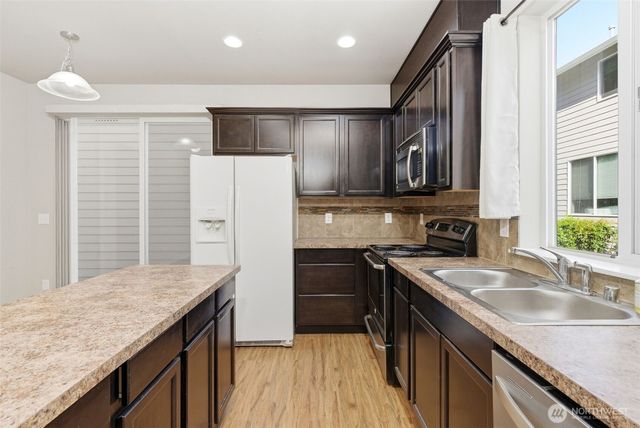 1569 NE Fontaine Way, Poulsbo, WA 98370