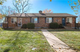 8605 W 83rd Street, Overland Park, KS 66204