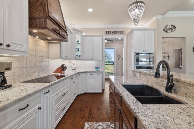 790 Bones Chapel Road, Whitesboro, TX 76273