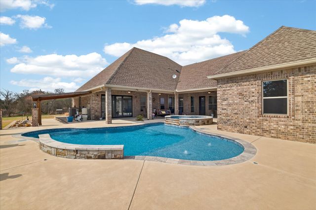 790 Bones Chapel Road, Whitesboro, TX 76273