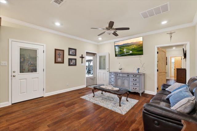 790 Bones Chapel Road, Whitesboro, TX 76273