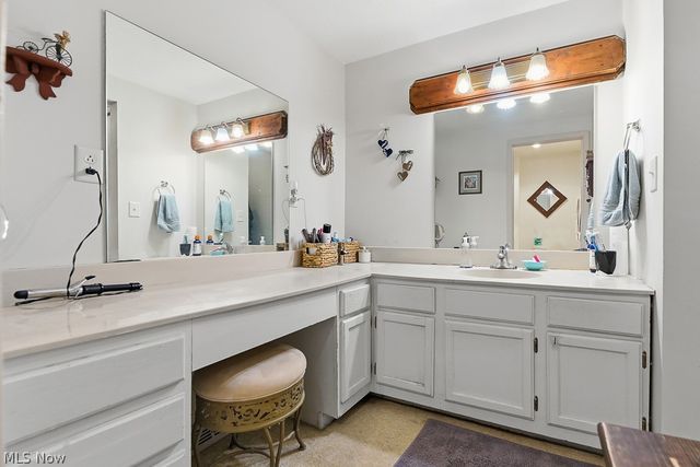 5163 Park Drive, Medina, OH 44256