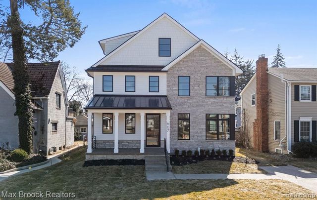 667 Oak Avenue, Birmingham, MI 48009
