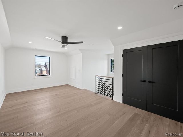 667 Oak Avenue, Birmingham, MI 48009