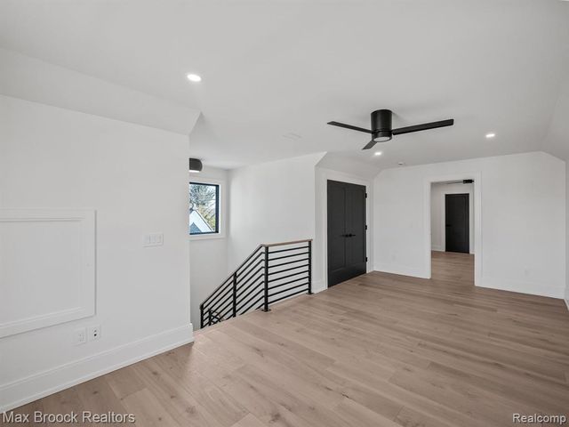 667 Oak Avenue, Birmingham, MI 48009