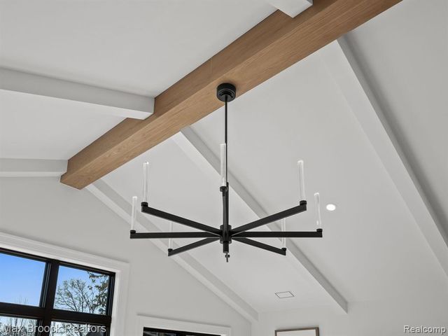 667 Oak Avenue, Birmingham, MI 48009