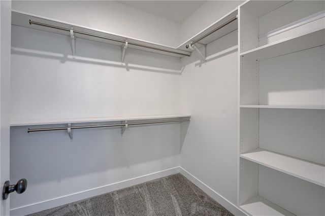 18370 W 205th Street, Spring Hill, KS 66083