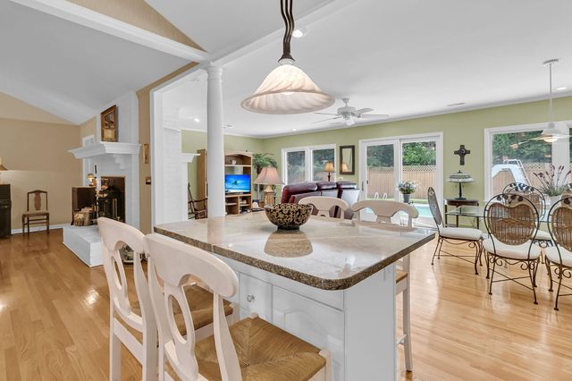 1647 Sulgrave Road, Charleston, SC 29414