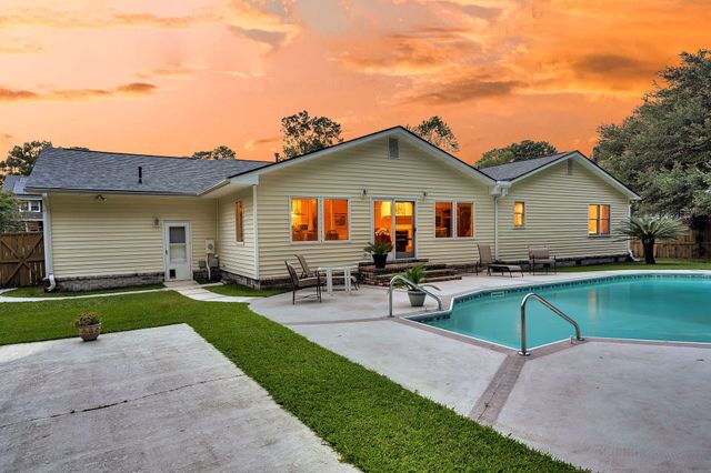 1647 Sulgrave Road, Charleston, SC 29414