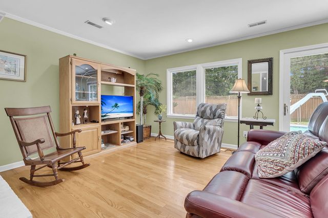 1647 Sulgrave Road, Charleston, SC 29414