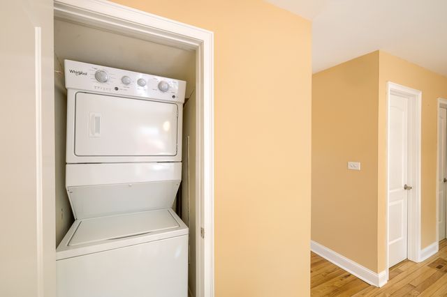 415 Park Avenue D, River Forest, IL 60305
