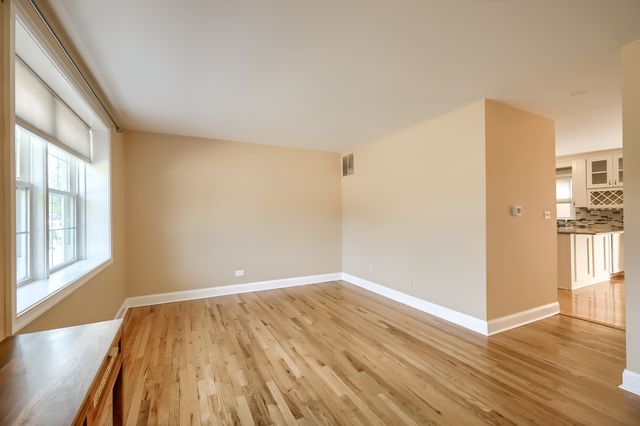 415 Park Avenue D, River Forest, IL 60305