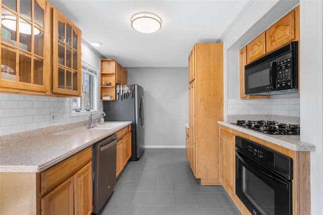 5620 Cheshire Street, Portage, MI 49002