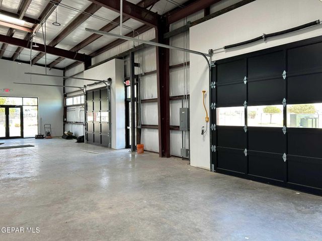 12370 Pine Springs, B, El Paso, TX 79928