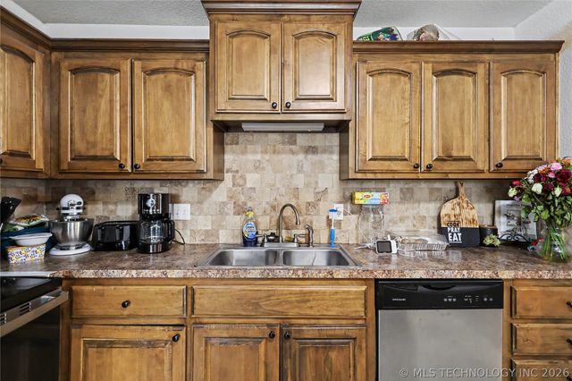 13070 Windchester Drive, Tahlequah, OK 74464