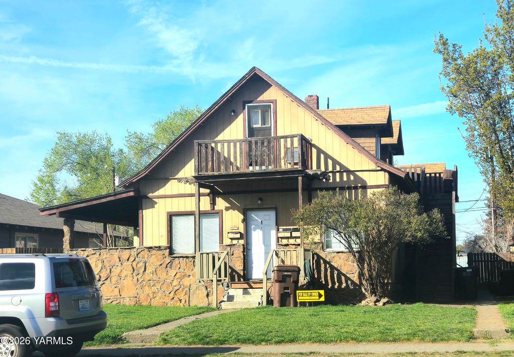 408 N 5th Ave, Yakima, WA 98902