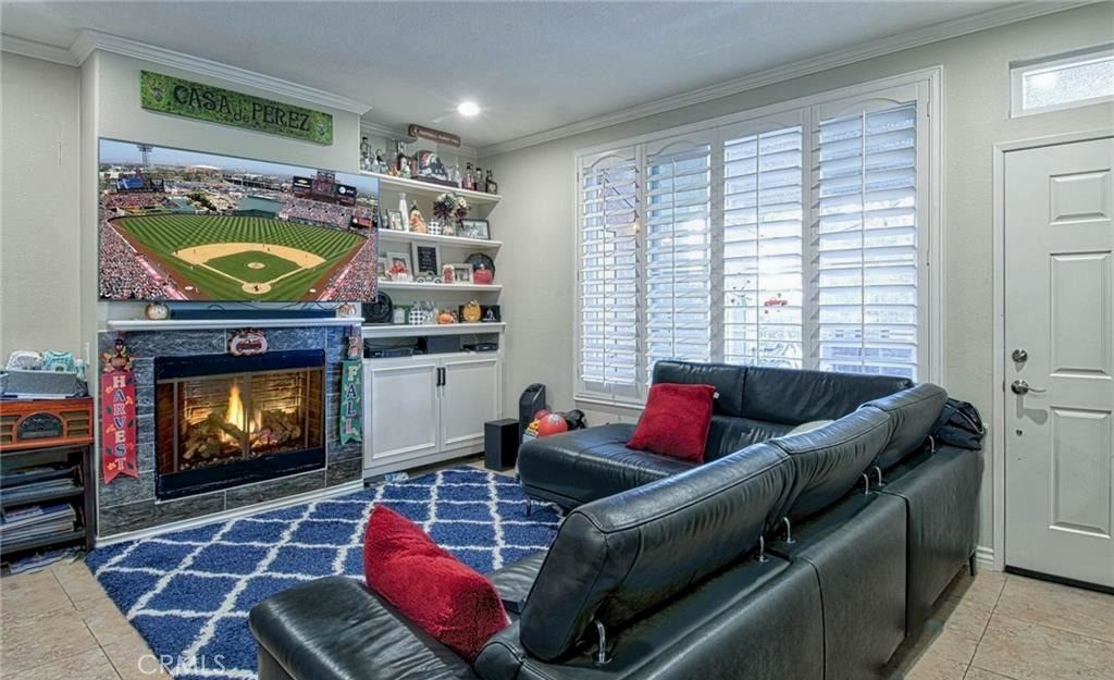 Image 7 of property listing at 277 Chaumont Circle, Lake Forest, CA 92610