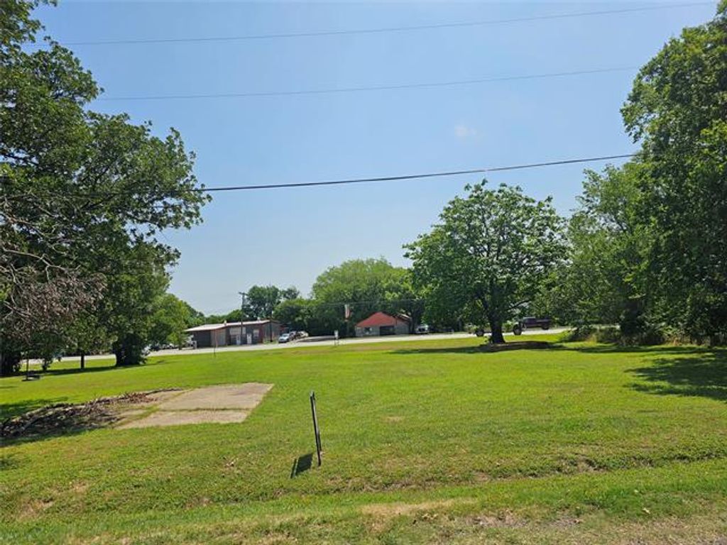 1901 N Kaufman Street, Ennis, TX 75119
