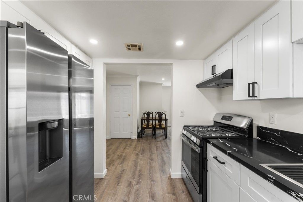 Image 17 of property listing at 1750 E Avenue Q14, Palmdale, CA 93550