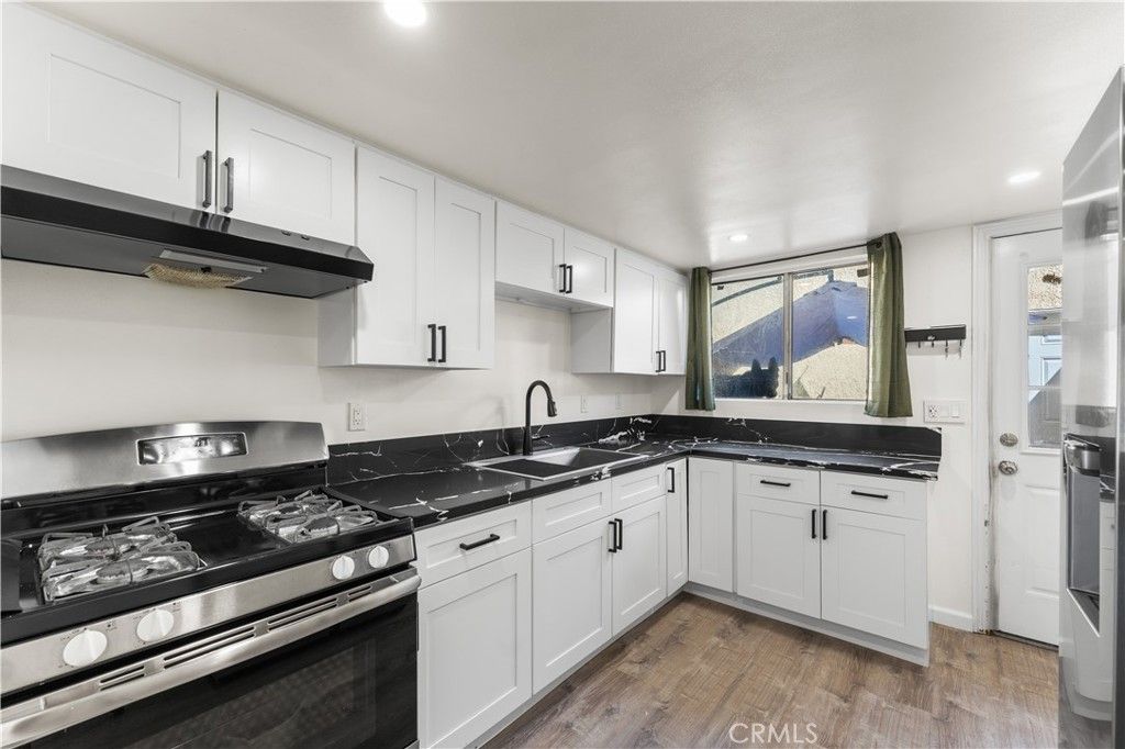 Image 18 of property listing at 1750 E Avenue Q14, Palmdale, CA 93550