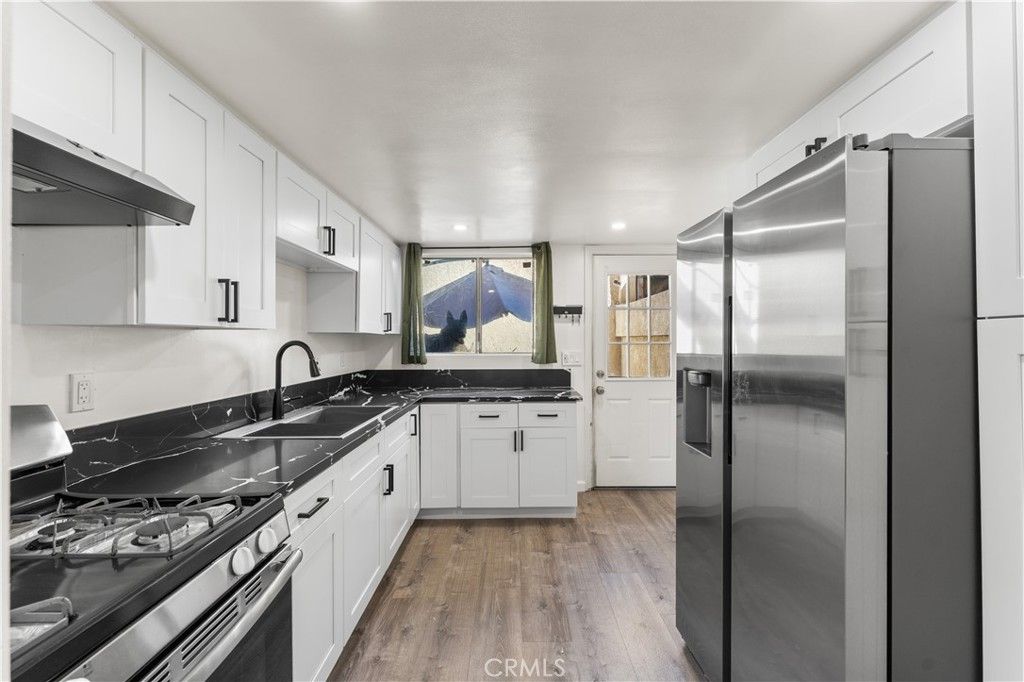 Image 20 of property listing at 1750 E Avenue Q14, Palmdale, CA 93550