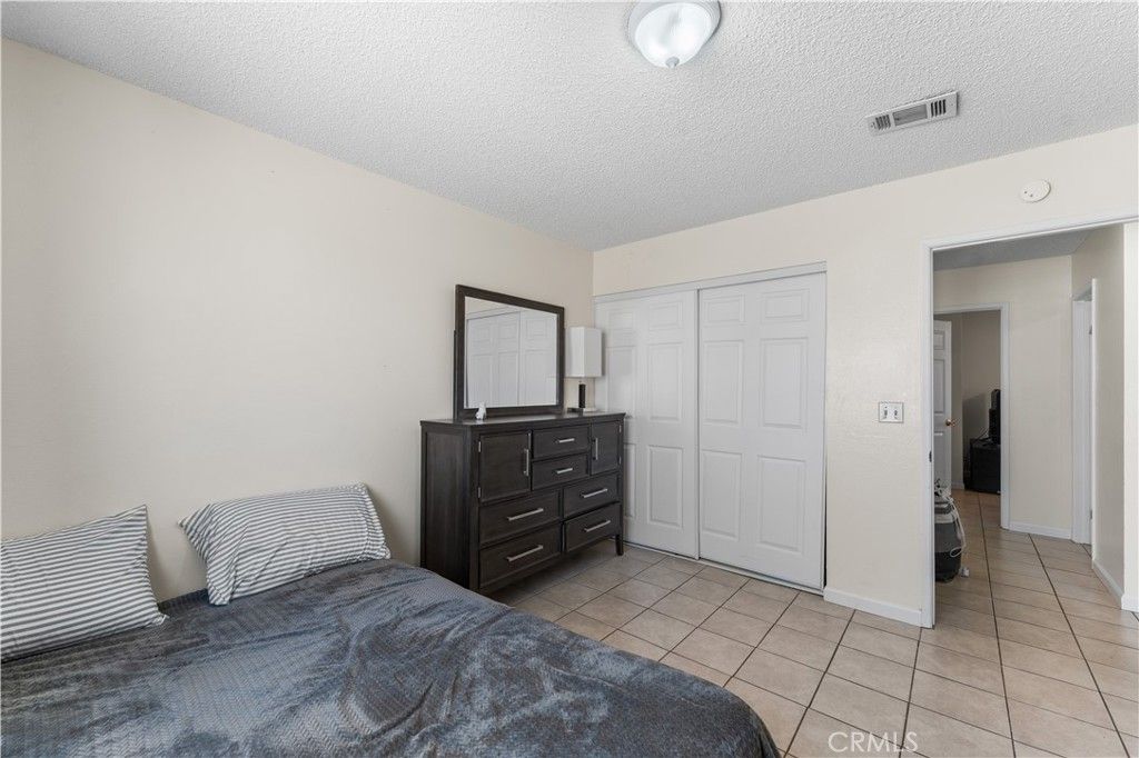 Image 26 of property listing at 1750 E Avenue Q14, Palmdale, CA 93550