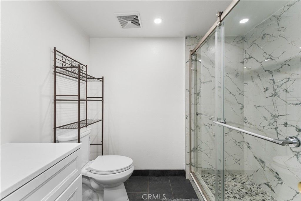 Image 29 of property listing at 1750 E Avenue Q14, Palmdale, CA 93550