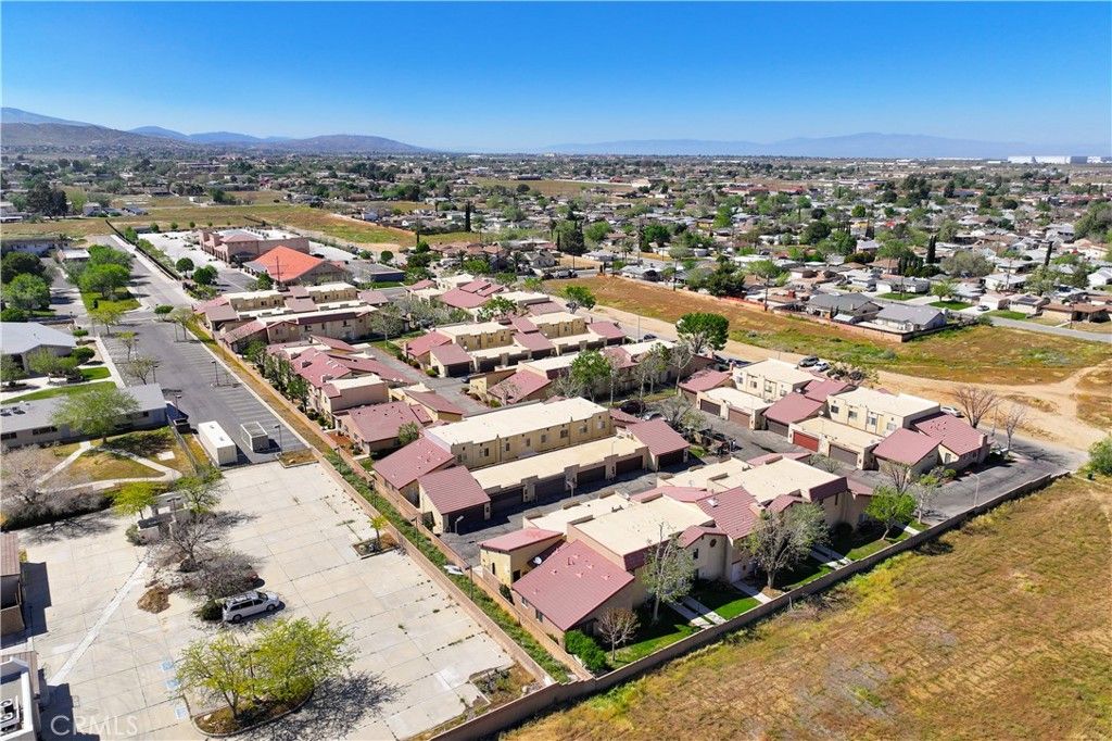 Image 3 of property listing at 1750 E Avenue Q14, Palmdale, CA 93550