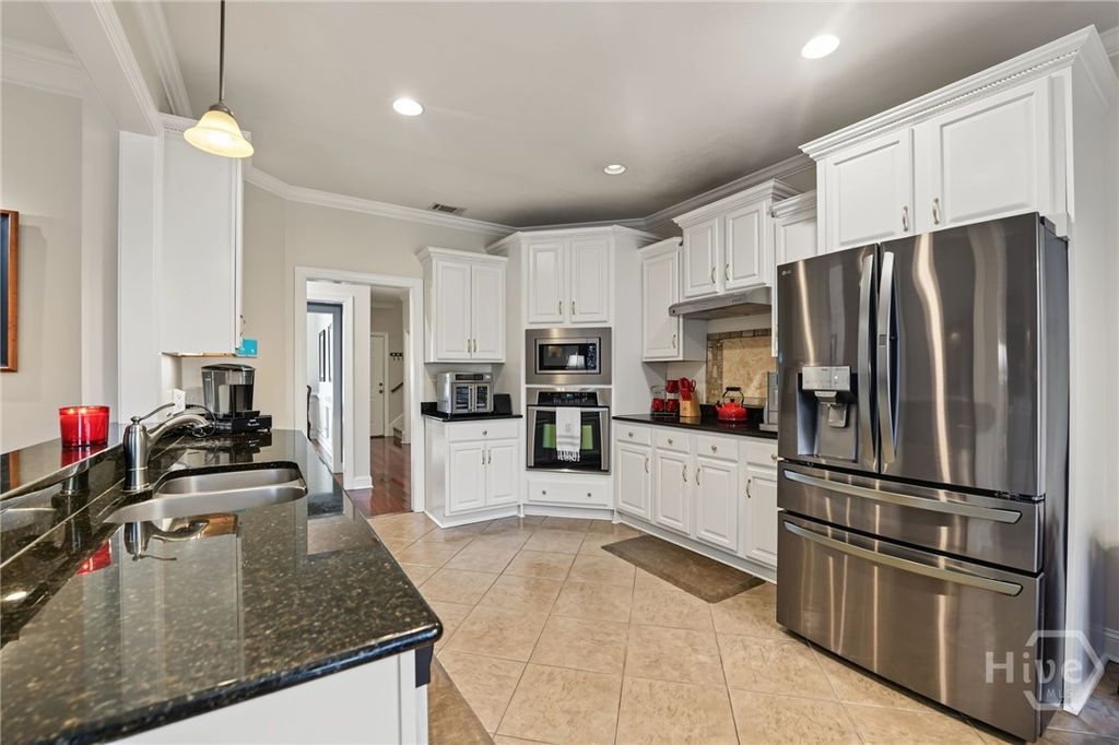 Image 20 of property listing at 12 Bluegrass Lane, Savannah, GA 31405