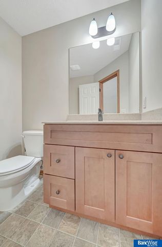 8976 Buckshot Road, Lincoln, NE 68507