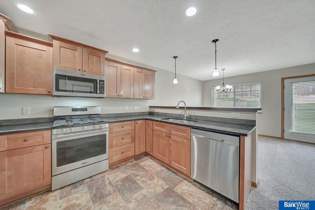 8976 Buckshot Road, Lincoln, NE 68507