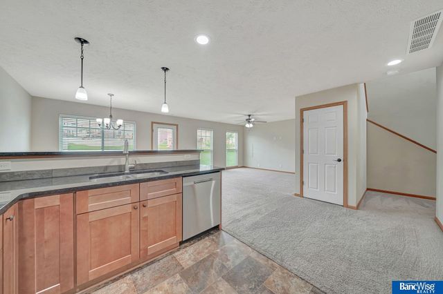 8976 Buckshot Road, Lincoln, NE 68507