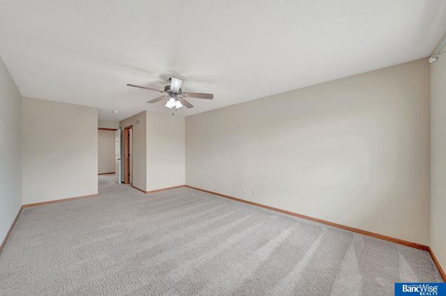 8976 Buckshot Road, Lincoln, NE 68507