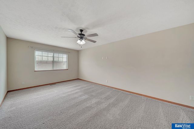 8976 Buckshot Road, Lincoln, NE 68507