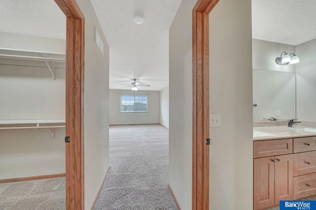 8976 Buckshot Road, Lincoln, NE 68507