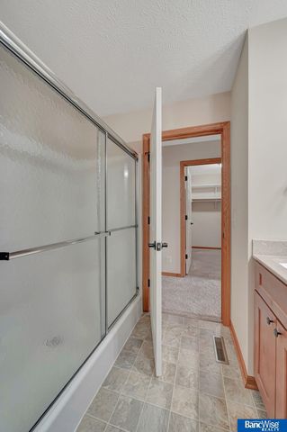 8976 Buckshot Road, Lincoln, NE 68507