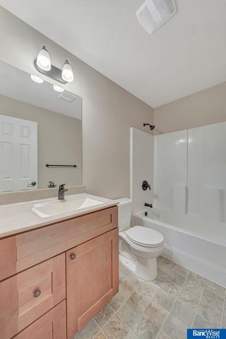 8976 Buckshot Road, Lincoln, NE 68507