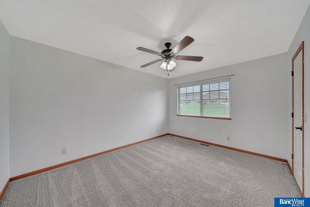 8976 Buckshot Road, Lincoln, NE 68507