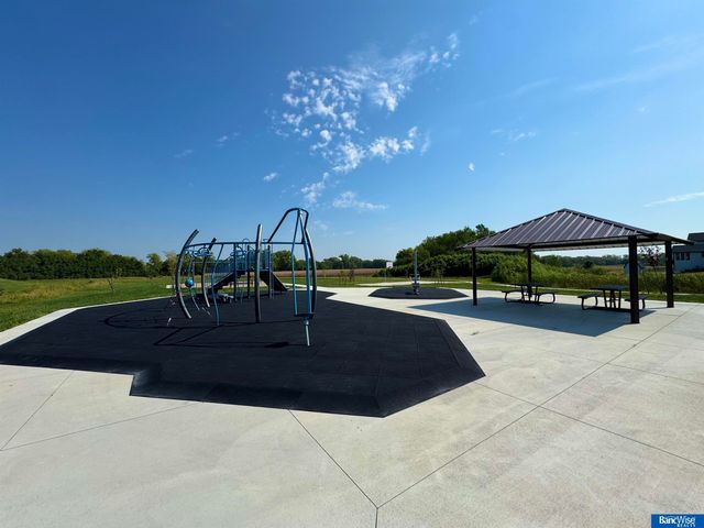 8976 Buckshot Road, Lincoln, NE 68507