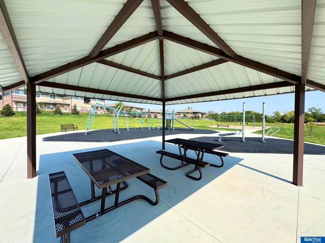 8976 Buckshot Road, Lincoln, NE 68507