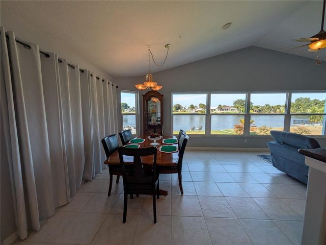 12725 SW KINGS ROW, Lake Suzy, FL 34269