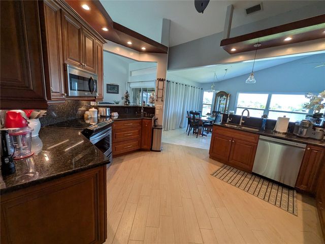 12725 SW KINGS ROW, Lake Suzy, FL 34269